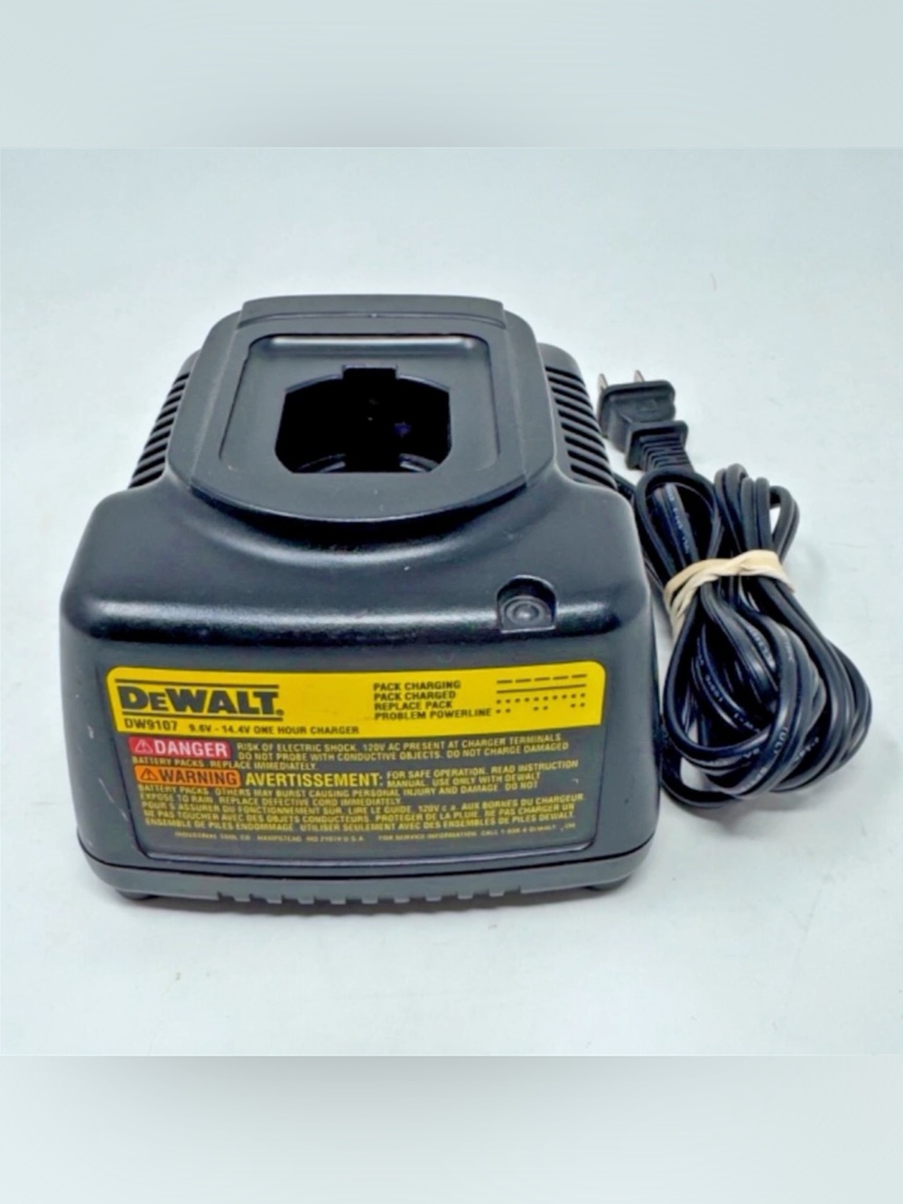 Dewalt Original OEM DW9107 7.2v-14.4v One Hour Battery Charger Great Condition!